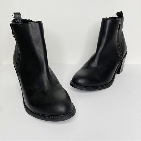 Torrid Black Ankle Boots Block Heel Black Size 11 W - Picture 9 of 13